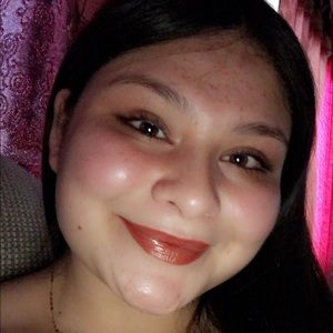 Meet your Posher, Paola